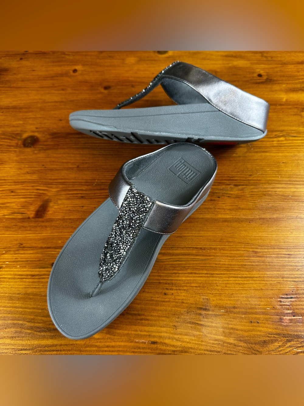 FitFlop Fino Glitterdust / Crystal Toe-Post Wedge/Sandals Women’s Size 6